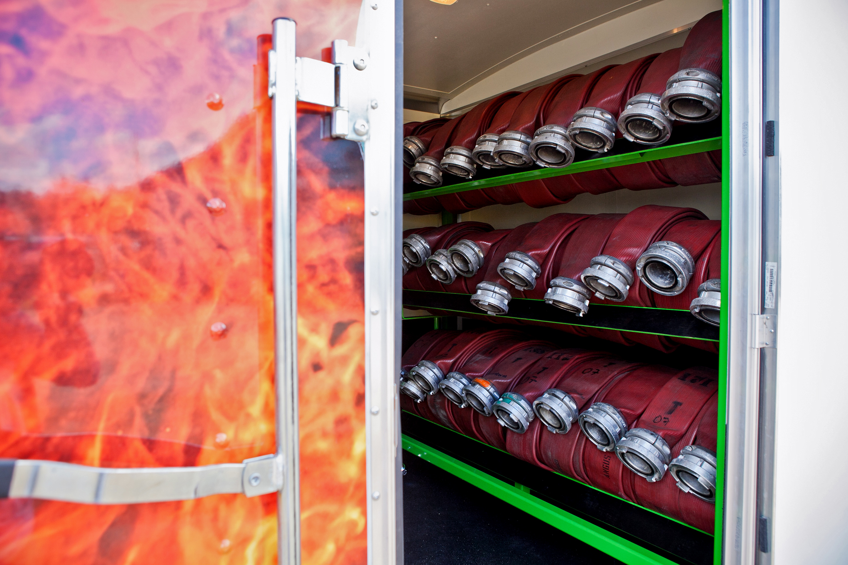 Hoses inside a SPIEDR trailer